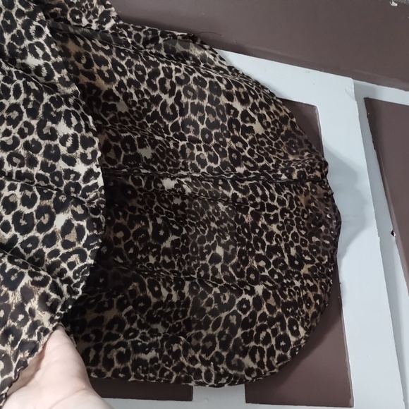 Cheetah print skirt Large short in front long back - Picture 2 of 3